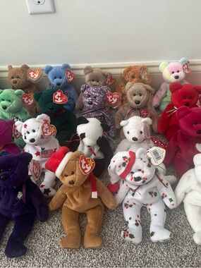 Ty Beanie Babies 22 Assorted Color Plush Bears NWT - Multi-Color Kids Toys